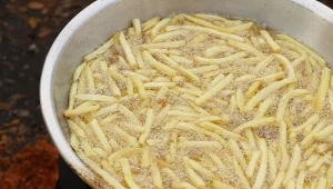 Frytki wyjdą chrupiące jak nigdy. Wystarczy jeden szczegół