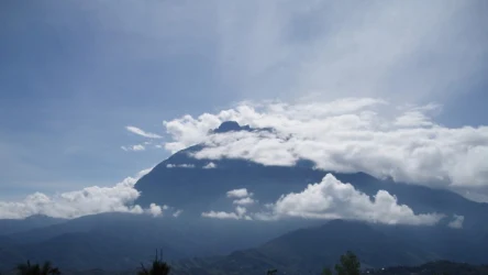 Chciał wejść na górę Kinabalu, musi zapłacić karę