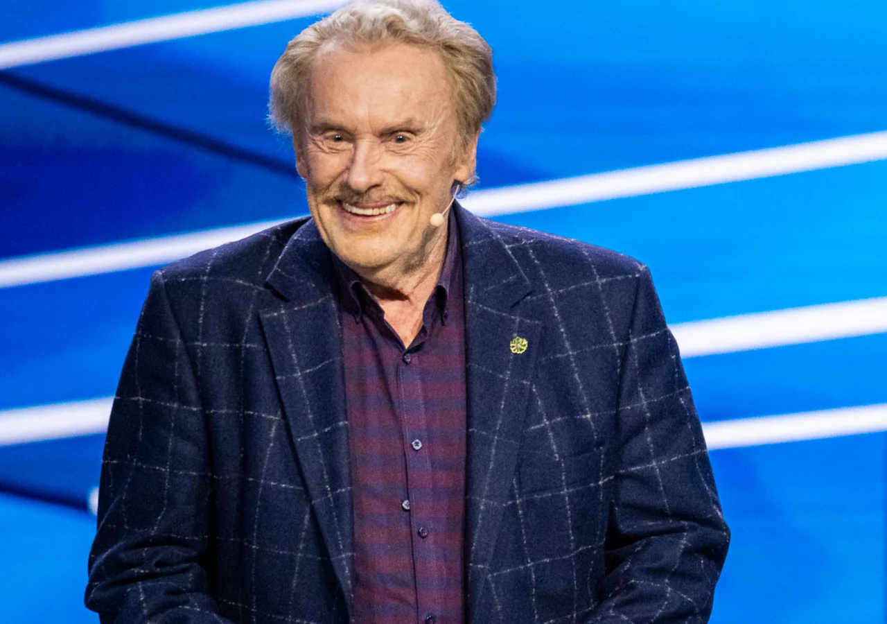 Daniel Olbrychski Daniel Olbrychski jedzie po bandzie z kabaretem K2! Legenda kina, żona z ciętą ripostą i kabaret bez hamulców