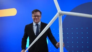Carsten Schneider, federalny minister środowiska, zainaugurował we wrześniu budowę największej niemieckiej morskiej farmy wiatrowej