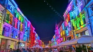25 września startuje Light.Move.Festiwal. Na zdjęciu ul. Piotrkowska podczas jednej z poprzednich edycji.