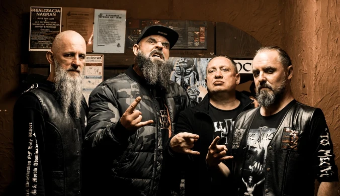 Tak brzmi "złowieszczy" Hell-Born. "Blood In Stone" zapowiada nowy album