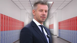 Premier Węgier Peter Magyar, w tle szkolny korytarz. Kolaż ilustracyjny