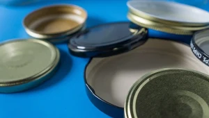 Robiła to każda gospodyni w latach 80. Zapomniany patent na stare pokrywki