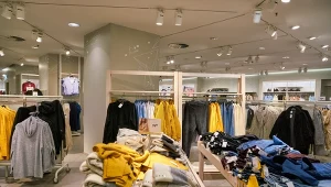 H&M zamyka kolejne sklepy. Zdj. ilustracyjne