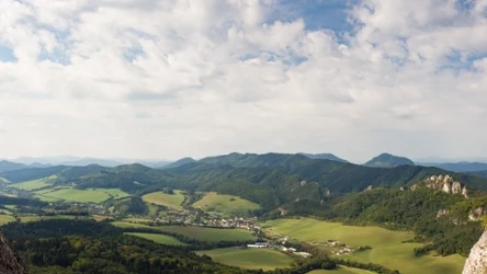 Wygląda jak Dolomity, a leży znacznie bliżej. Jesienią szlak tonie w kolorach