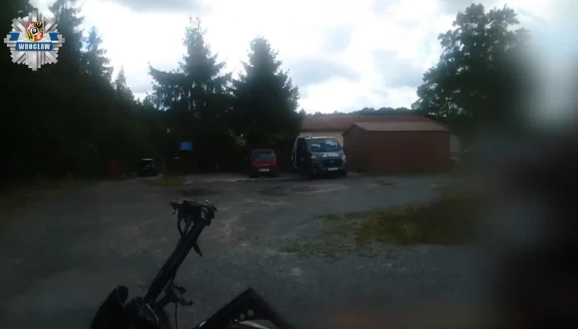 Przekroczył prędkość, a potem próbował przekupić policjantów