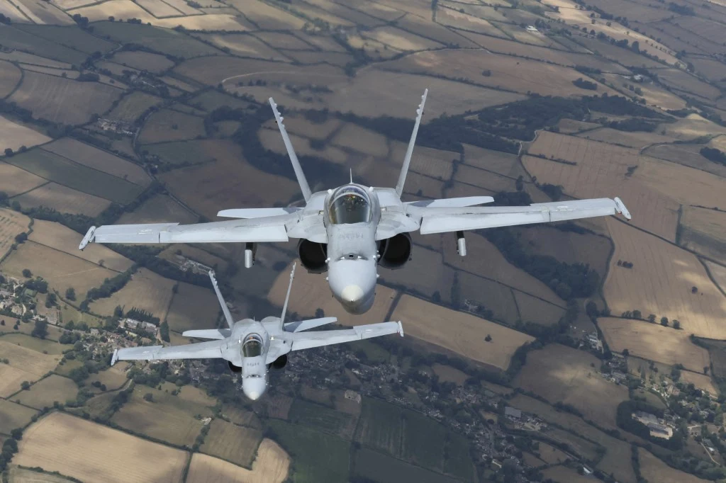 Rumunia. Myśliwce F-18 patrolowały niebo po wykryciu przez radary nieznanego obiektu Dwa myśliwce F/A-18 Hornet.