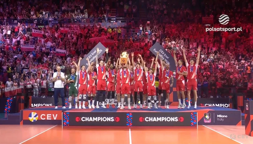 Ceremonia medalowa po mistrzostwach Europy siatkarzy. WIDEO