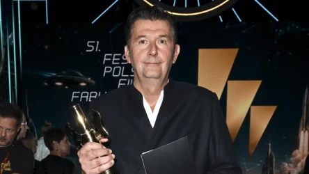 Maciej Sobieszczański ze Złotymi Lwami 51. FPFF w Gdyni za "Przez ścianę"