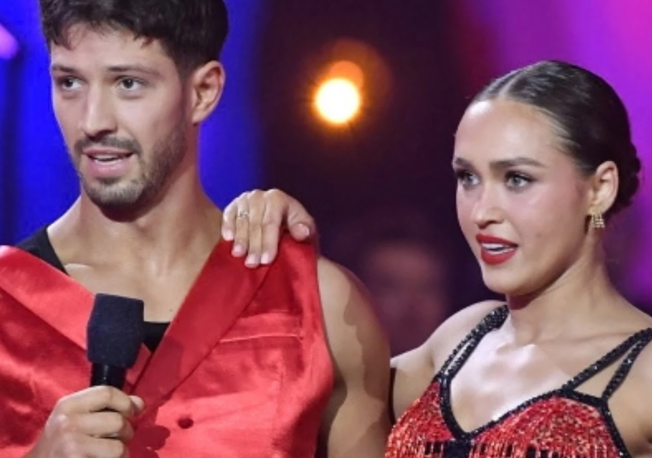 Daria Syta, Jasper Sołtysiewicz Daria Syta i Jasper Sołtysiewicz w strojach scenicznych podczas 4. odcinka Tańca z gwiazdami.
