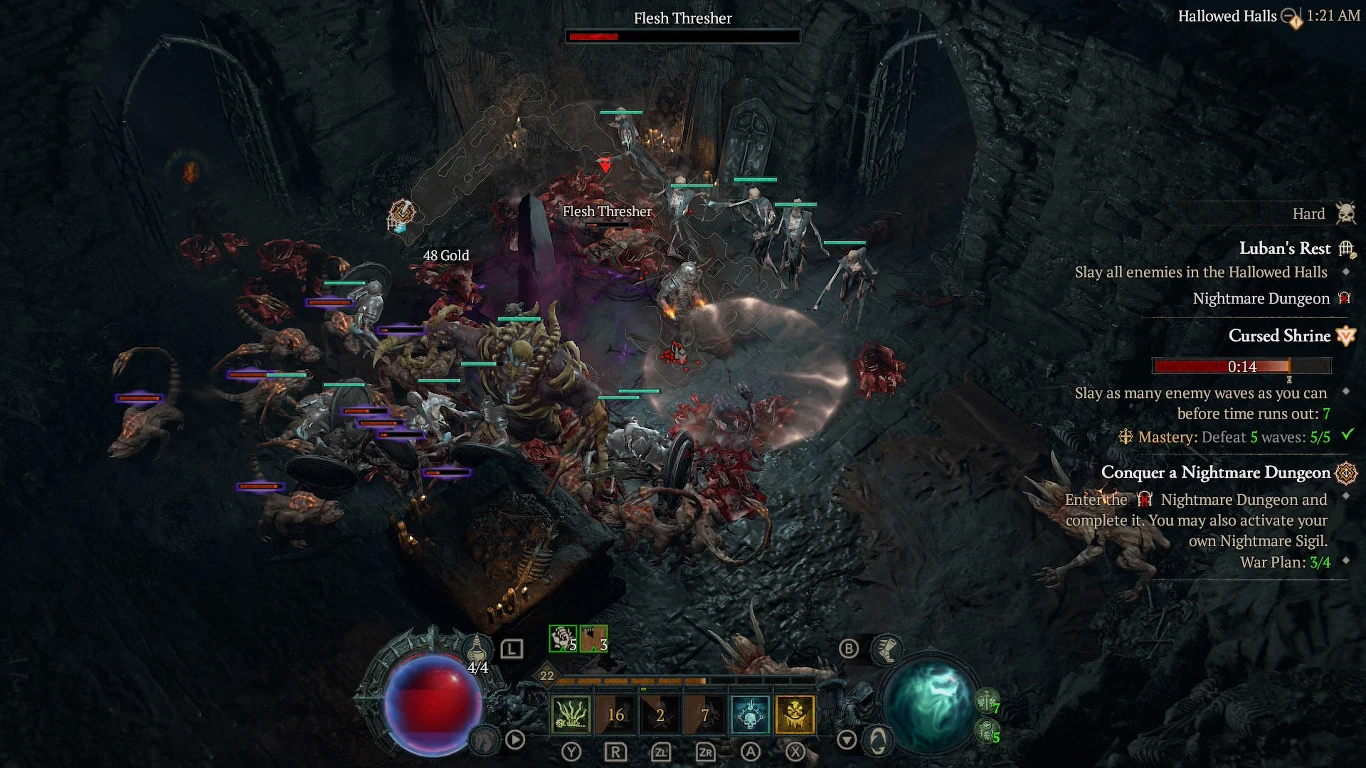 Diablo 4 Grupa postaci walczy z licznymi potworami w mrocznym, podziemnym lochu; w centrum ekranu dominują krwawe efekty walki oraz pasek zdrowia potężnego przeciwnika o nazwie Flesh Thresher.