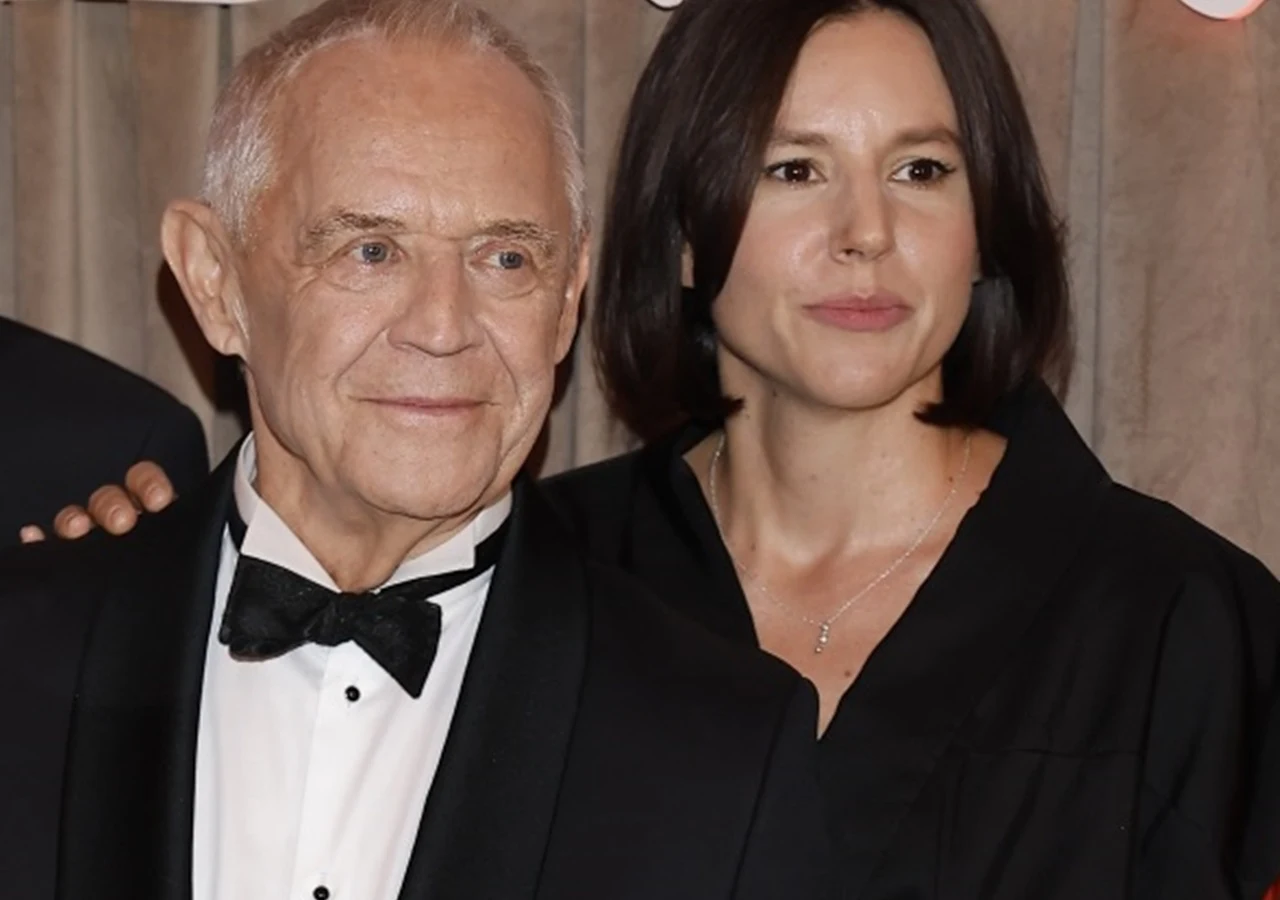 Marek Kondrat i Antonina Turnau Marek Kondrat z żoną Antoniną Turnau na uroczystej premierze filmu "Lalka" w Warszawie.