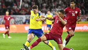 Jan Bednarek powstrzymuje Viktora Gyokeresa, kata "Biało-Czerwonych" z marcowego barażu o mundial 