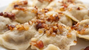 Najlepsze pierogi robię z zaskakującym farszem. W mięsnym kosztuje grosze, a rodzina zajada się bez opamiętania