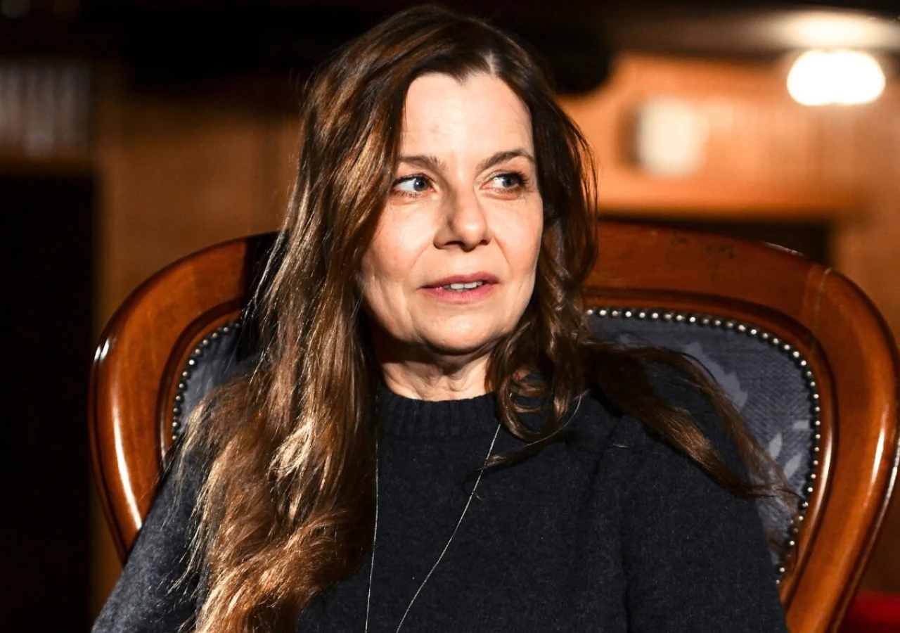 Agata Kulesza Agata Kulesza, aktorka, która ma siostrę Magdalenę, popularyzującą zasady językowe.