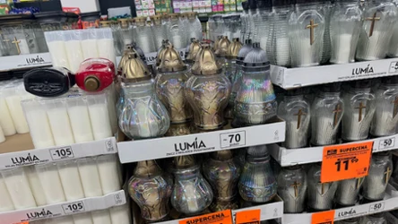 Do Wszystkich Świętych jeszcze miesiąc, a Dealz już wykłada znicze. Ceny od 2,50 zł