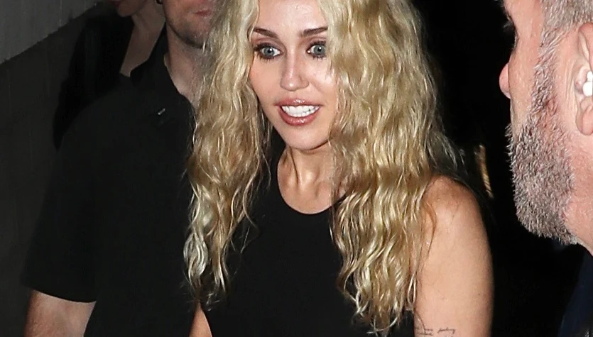 Miley Cyrus ostatni raz dokonała tego 13 lat temu! Teraz wraca na sam szczyt z albumem "Bass Persuades"