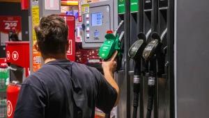 Kierowcy borykają się z rekordowymi cenami paliw