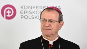 Abp Tadeusz Wojda zachęca do różańca w październiku. Wskazał intencję