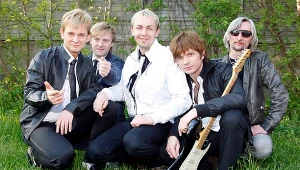 Tadeusz Łyskawa (pierwszy z prawej) w składzie Papa Dance w 2008 r.