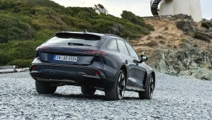 Audi A6 allroad ma 11 cm więcej. Wygląda jak RS6, ale wjedzie dalej