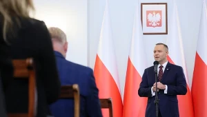Prezydent zostawił prawicę z ręką w nocniku, by podreperować swój wizerunek