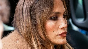 Fryzura Jennifer Lopez hitem dla 50-latek. Idealny wybór na jesień