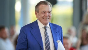 Były kanclerz Niemiec z gratyfikacją w Rosji. "Idealne uzupełnienie"