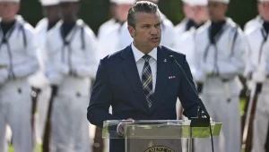 Sekretarz wojny USA Pete Hegseth podczas ceremonii w Waszyngtonie. Zdj. ilustracyjne
