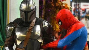 Cosplayerzy - Mandalorianin i Spider-Man na San Diego Comic-Con Malaga