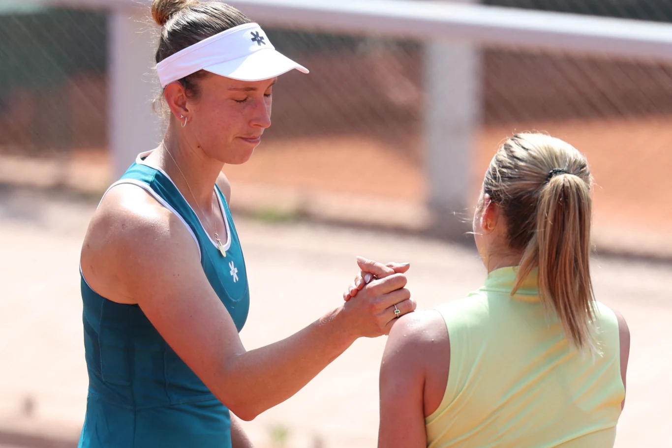 Elise Mertens w tym roku dwukrotnie wysoko przegrała z Mają Chwalińską. A w Pekinie niemal wypuściła pewne zwycięstwo article cover