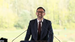 iS przygotował "plan na uzdrowienie sytuacji w finansach publicznych". Partia zorganizowała "Kongres Gospodarka" z udziałem Jarosława Kaczyńskiego, Przemysława Czarnka, Daniela Obajtka i ekonomisty prof. Mariusza Andrzejewskiego.