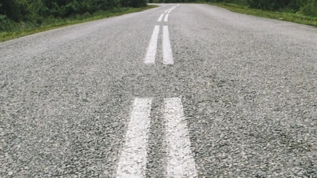 Co oznacza podwójna linia przerywana?