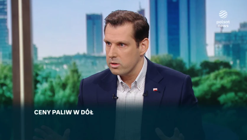 Burzliwa dyskusja o cenach paliw w ''Śniadaniu Rymanowskiego''. Bocheński: Mamy do czynienia z ''cudem''. Ustawa wchodzi za miesiąc, a ceny już są niższe