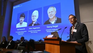 W 2026 roku Nagroda Nobla w dziedzinie medycyny i fizjologii trafiła do Karla Deisserotha, Petera Hegemanna i Georga Nagela za ich przełomowe badania nad światłoczułymi kanałami jonowymi