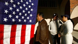 Drożyzna i deportacje. Latynosi odwracają się od Trumpa przed wyborami