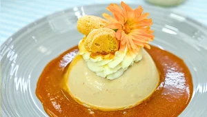 Kawowa panna cotta z solonym karmelem z przepisu Karoliny Stolarskiej-Bigos