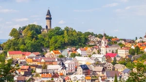 To czeskie miasteczko jesienią wygląda jak z bajki. Idealne na weekend 