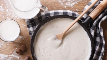 Prosty trik sprawia, że beszamel wychodzi idealnie gładki 