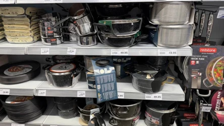 Patelnie ceramiczne od 27,99 zł w Auchan. Nadają się także na indukcję