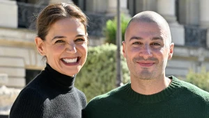Katie Holmes i Jason Bard na Paryskim Tygodniu Mody