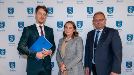 Burmistrz Skawiny Norbert Rzepisko przekazał oficjalne powołanie na stanowisko szefa Muzeum Regionalnego Rafałowi Sowie, który zastąpił Jadwigę Pierzchałę