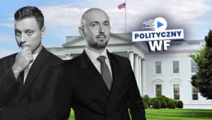 Dwóch mężczyzn w garniturach na tle Białego Domu oraz amerykańskiej flagi, po prawej stronie logo z napisem „Polityczny WF”.