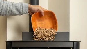 Działa jak pellet, ale jest tani. Naturalna alternatywa dla drogiego opału