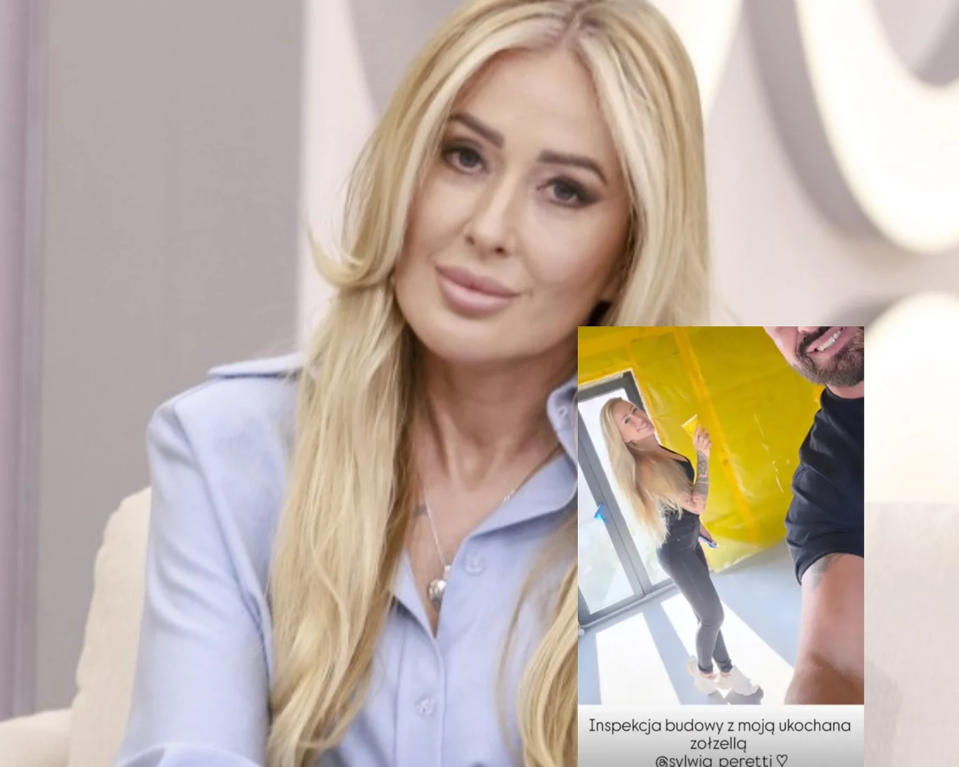 Sylwia Peretti pokazała kadr z tajemniczym mężczyzną Kobieta z długimi blond włosami w jasnej koszuli uśmiecha się delikatnie, obok widoczna jest wstawka z telefonu przedstawiająca tę samą kobietę stojącą przy mężczyźnie na tle żółtej ściany.