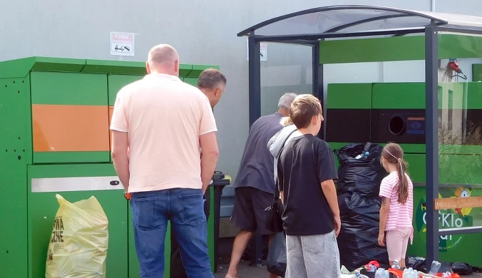Minął rok od wprowadzenia systemu kaucyjnego. Ilu Polaków oddaje butelki?