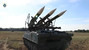 Nietypowa ukraińska hybryda na froncie. Buk wykrywa, Kub odpala pocisk