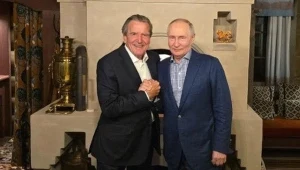 Gerhard Schröder spotkał się z Władimirem Putinem w jego 74. urodziny
