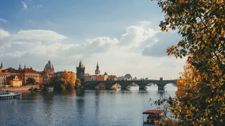 Praga jesienią zachwyca. Te miejsca warto zobaczyć podczas krótkiego city breaku. 